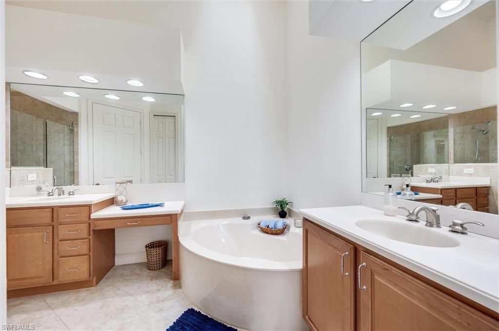 6442 Legacy Cir, Unit 203, Naples, FL 34113 Photo