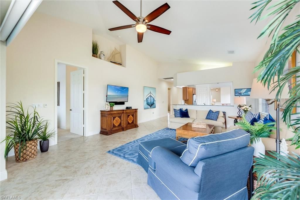 6442 Legacy Cir, Unit 203, Naples, FL 34113 Photo