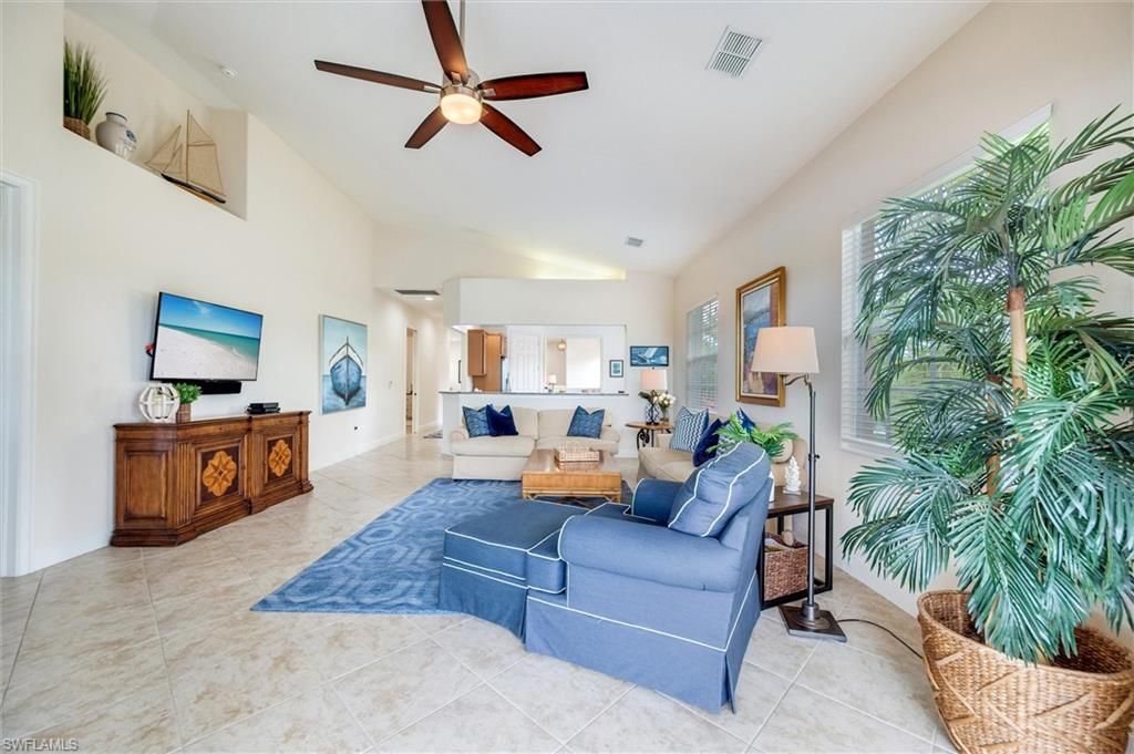 6442 Legacy Cir, Unit 203, Naples, FL 34113 Photo