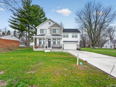 5264 Cooley Lake Road , Waterford Twp, MI 48327