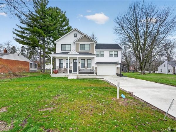 5264 Cooley Lake Road , Waterford Twp, MI 48327