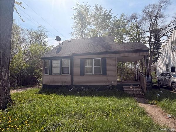 9529 Auburn Street, Detroit, MI 48228