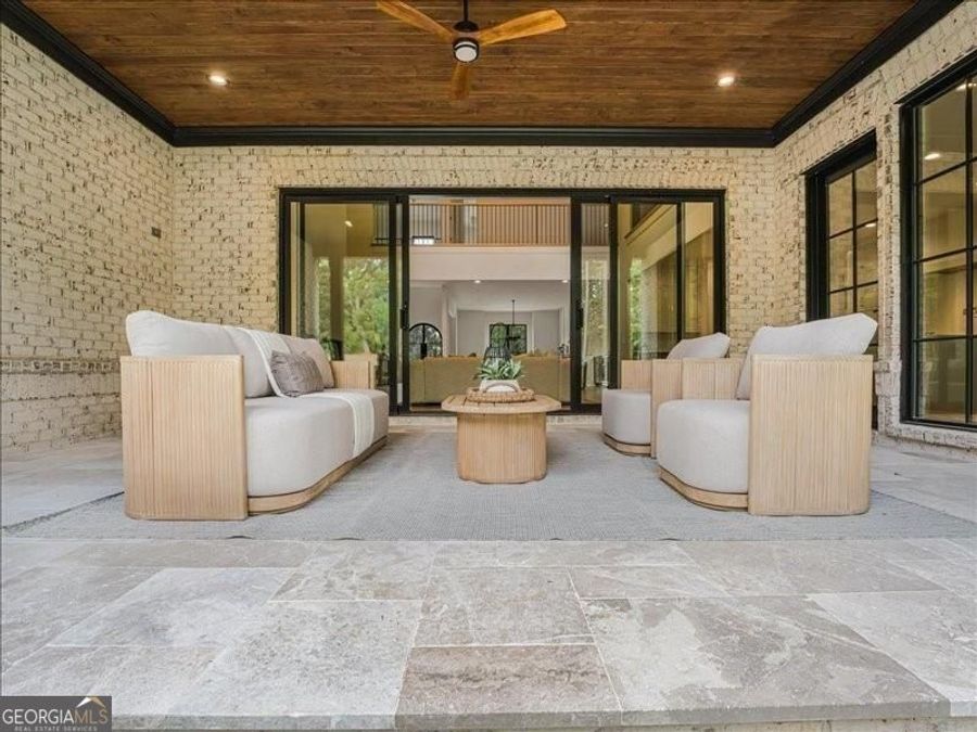 Property Image 100
