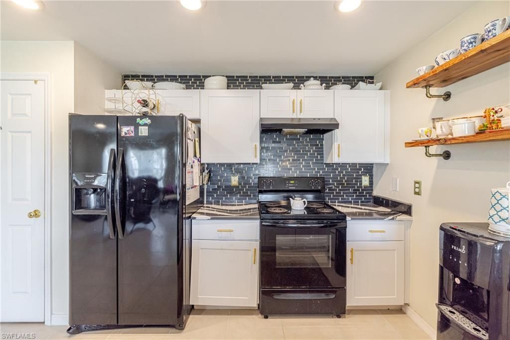 1607 NE 35th Ln, Cape Coral, FL 33909 Photo