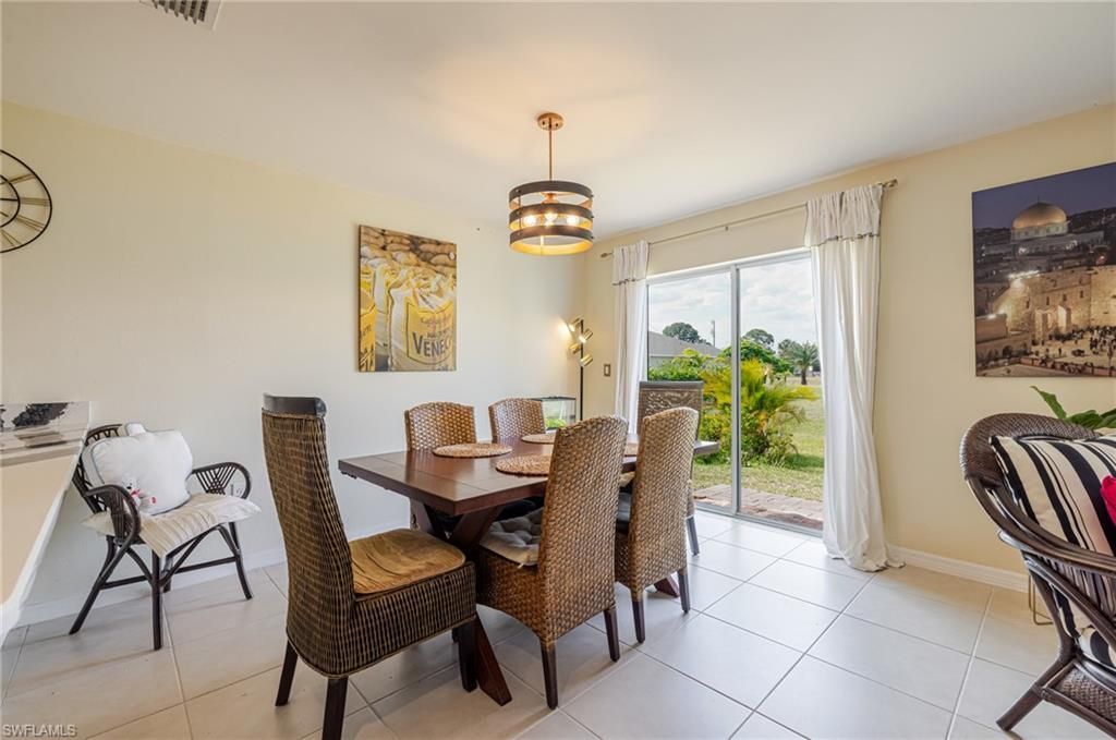 1607 NE 35th Ln, Cape Coral, FL 33909 Photo