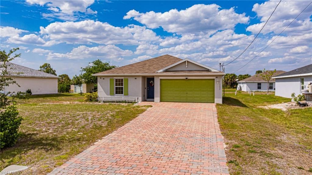 1607 NE 35th Ln, Cape Coral, FL 33909 Photo