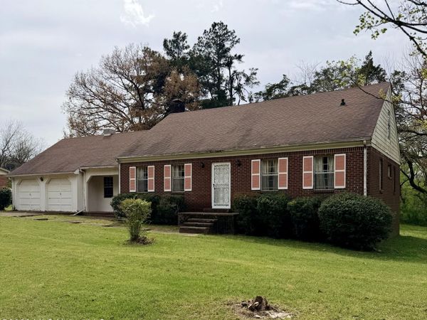 136 Weaver Drive, Holly Springs, MS 38635