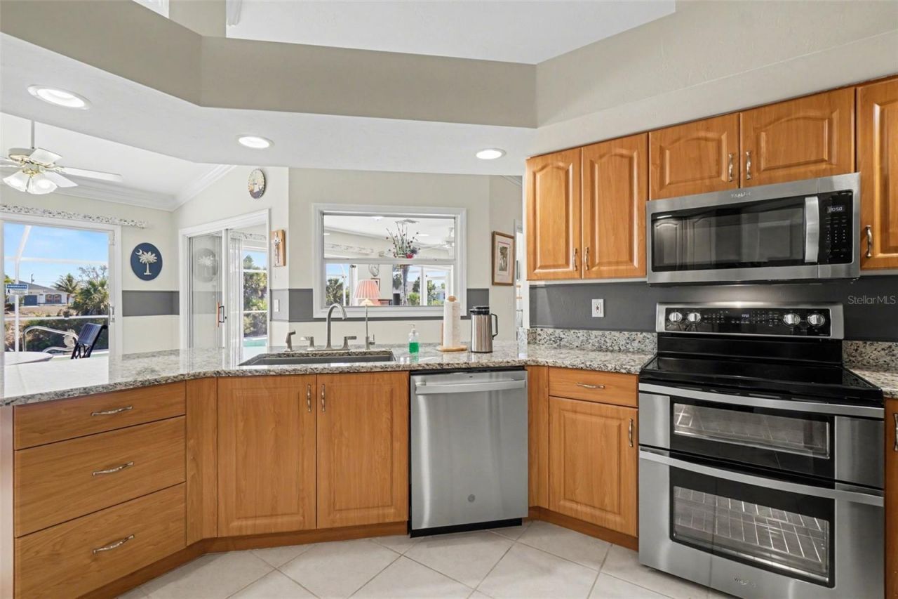 3775 NE 14th Place, Cape Coral, FL 33909 Photo