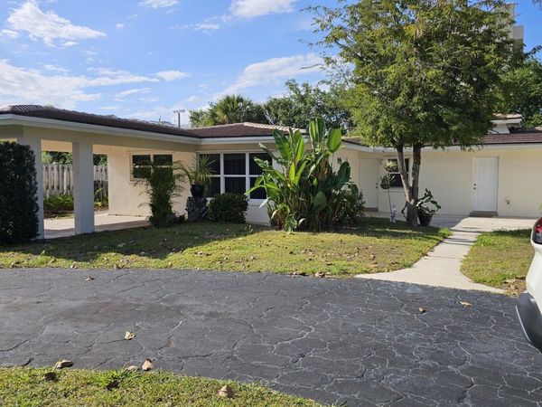 2607 NE 30th Street NE, Unit 2607b, Fort Lauderdale, FL 33306