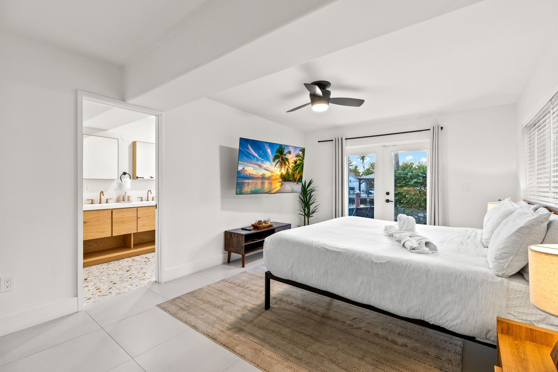 2417 NE 19th Avenue, Wilton Manors, FL 33305 Photo