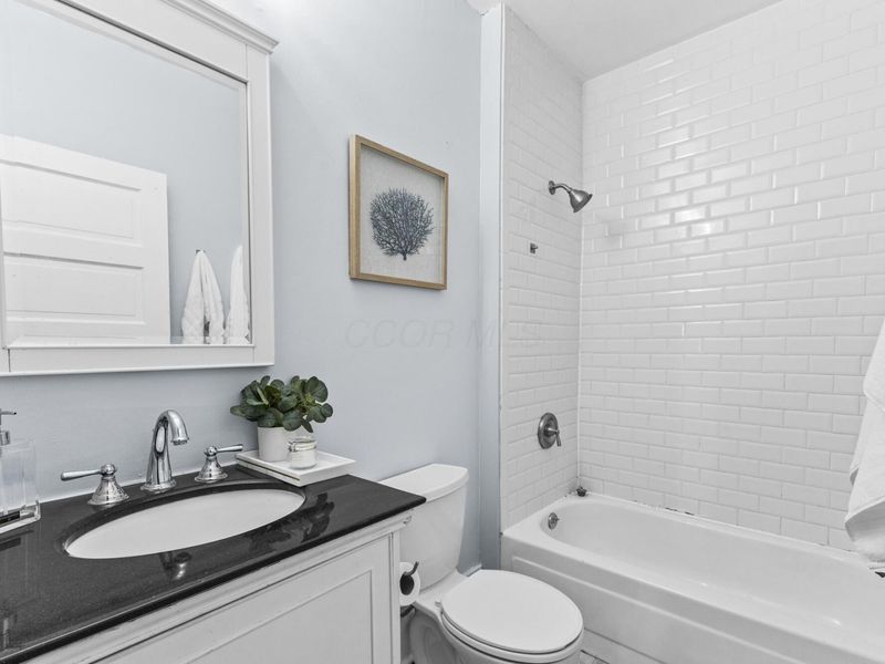 888 Dennison Avenue, Unit 890, Columbus, OH 43215 Photo 20
