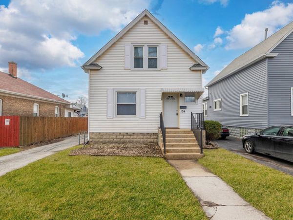 104 Interocean Avenue , South Chicago Heights, IL 60411