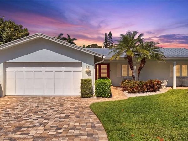1590 Sandpiper ST , NAPLES, FL 34102