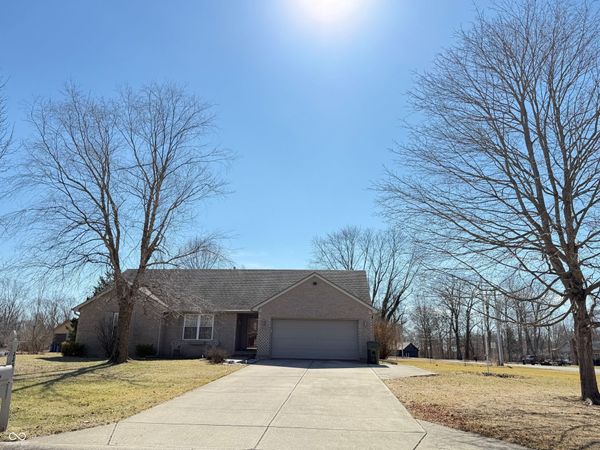 3361 W Hidden Lake Court , Greenfield, IN 46140