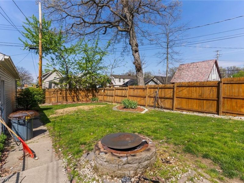 431 Roselawn Avenue NE, Warren, OH 44483 Photo 21