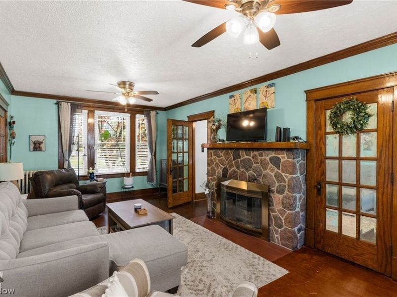 431 Roselawn Avenue NE, Warren, OH 44483 Photo 3