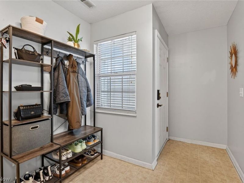 6721 Woodruff Court, Cleveland, OH 44130 Photo 11