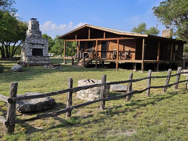 11695 COUNTY ROAD 350, Barksdale, TX 78828