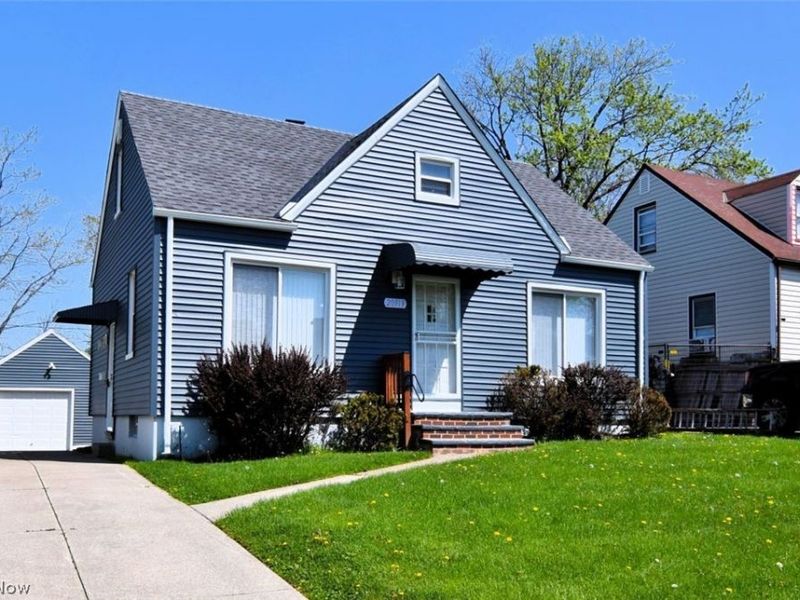 20919 Hansen Road, Maple Heights, OH 44137 Photo 2