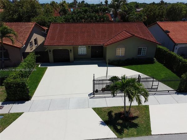 15412 SW 177th Ter , Miami, FL 33187