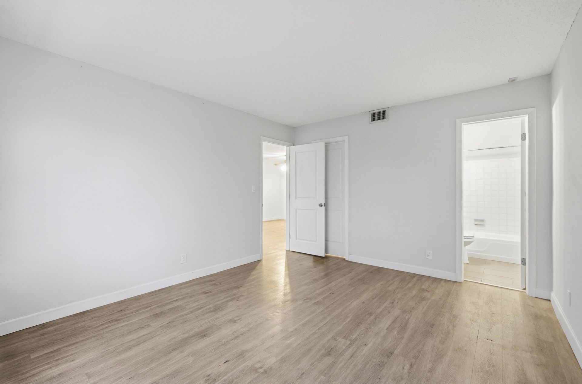 1400 NE 57th Street, Unit 304, Fort Lauderdale, FL 33334 Photo