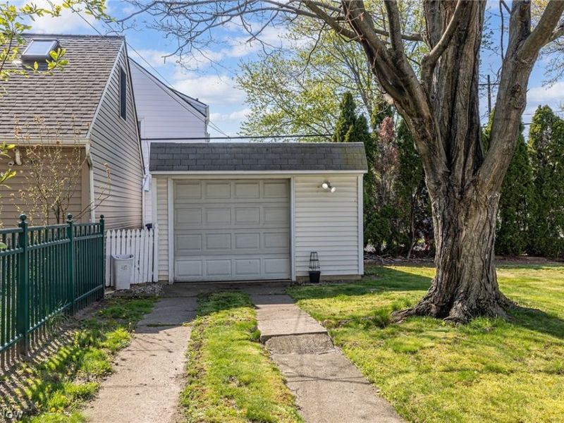 3268 W 142nd Street, Cleveland, OH 44111 Photo 3