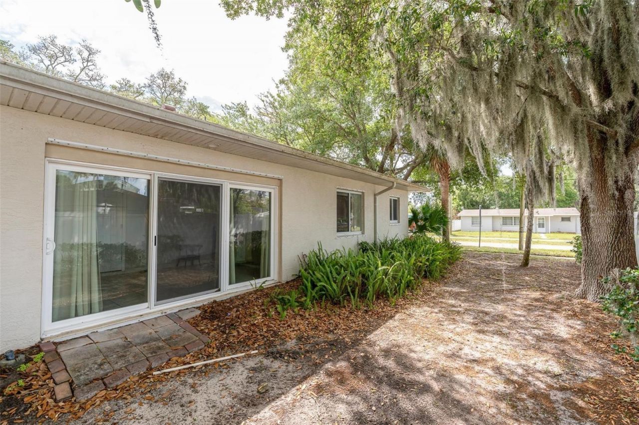 545 Wayne Avenue , New Smyrna Beach, FL 32168 Photo