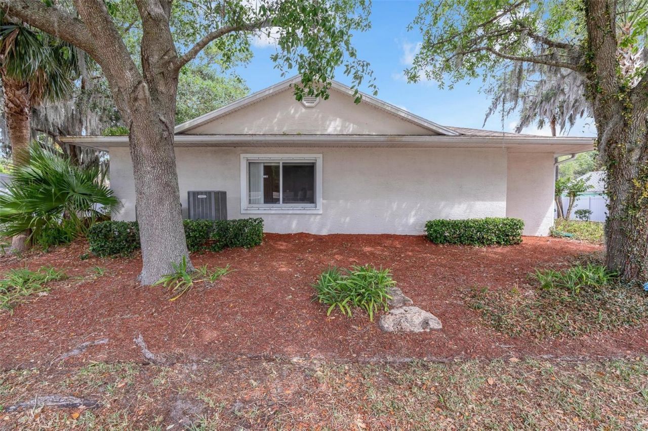 545 Wayne Avenue , New Smyrna Beach, FL 32168 Photo