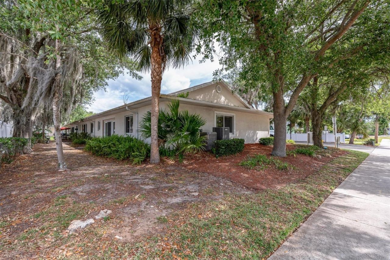 545 Wayne Avenue , New Smyrna Beach, FL 32168 Photo