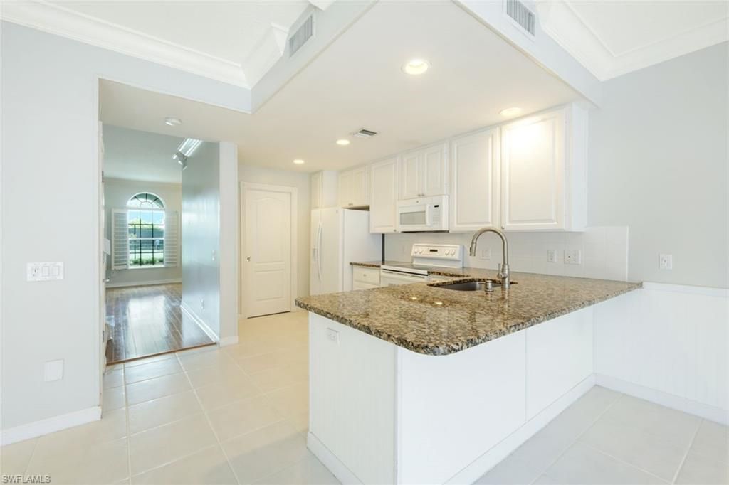 6124 Towncenter Cir, Naples, FL 34119 Photo