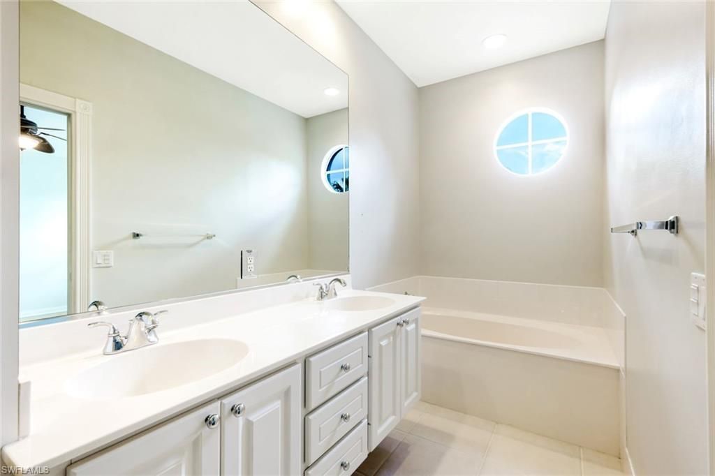 6124 Towncenter Cir, Naples, FL 34119 Photo