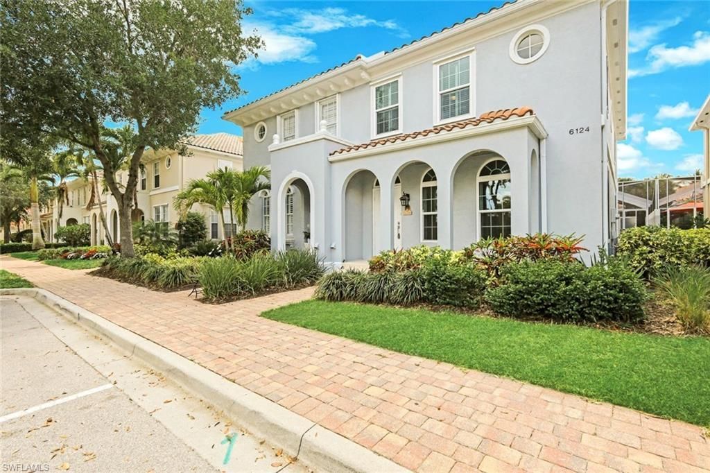 6124 Towncenter Cir, Naples, FL 34119 Photo