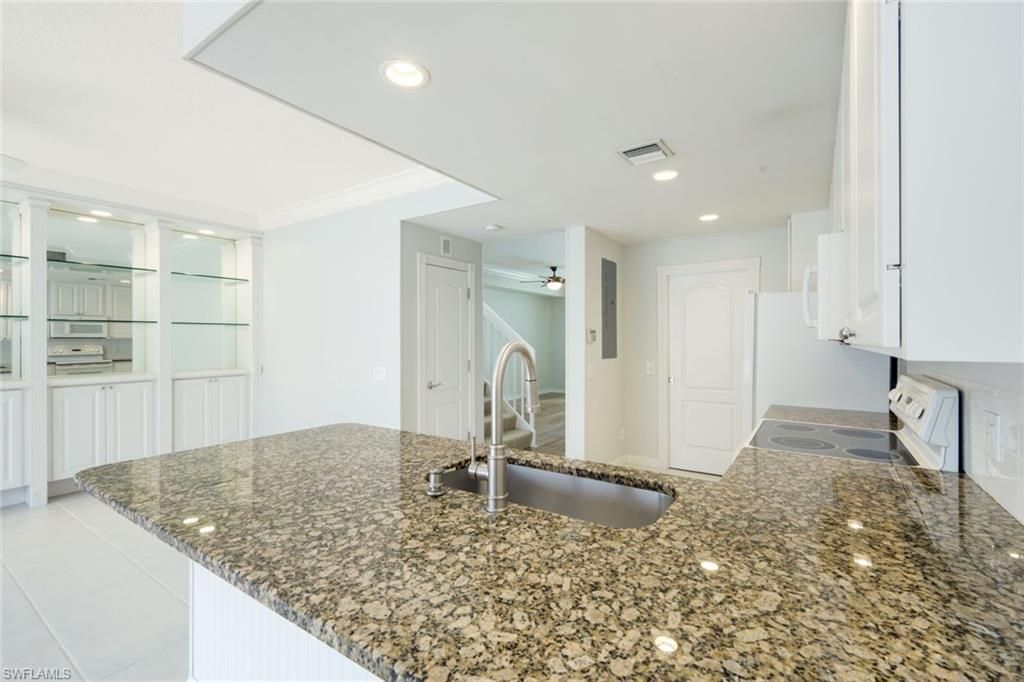6124 Towncenter Cir, Naples, FL 34119 Photo