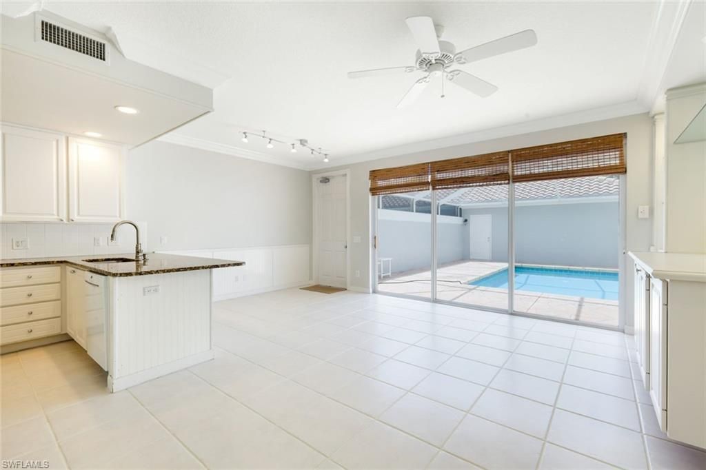 6124 Towncenter Cir, Naples, FL 34119 Photo