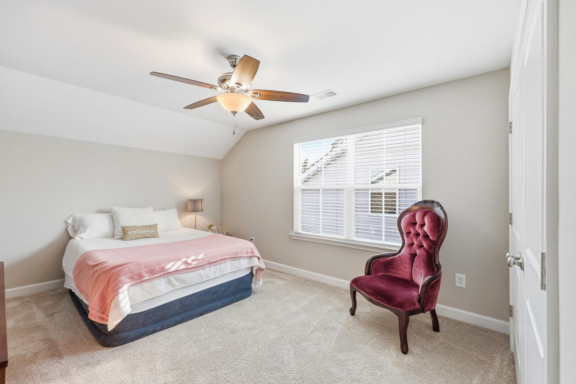276 Sundew Loop Photo 30