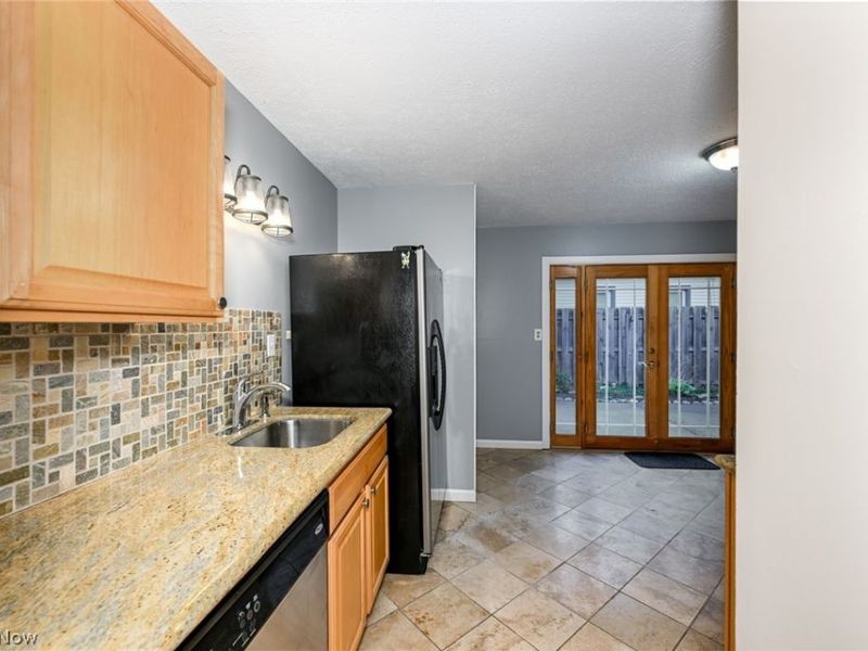 287 Edgewood Drive, Berea, OH 44017 Photo 5