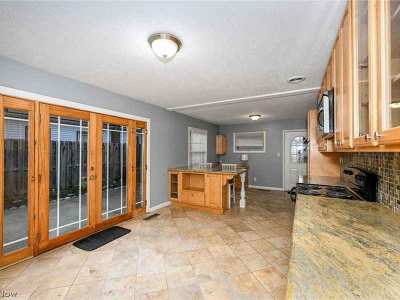 287 Edgewood Drive, Berea, OH 44017 Photo 8