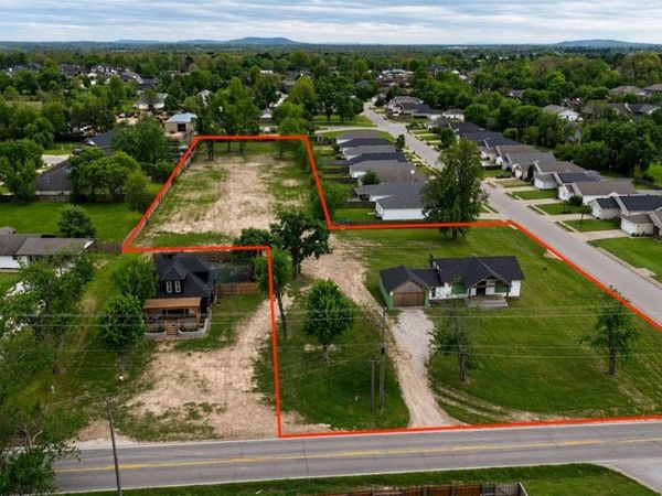 904 & 906 E New Hope Road, Rogers, AR 72758