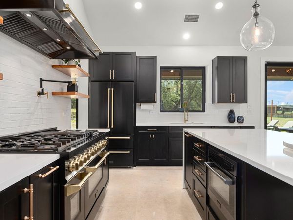 205 Retama Tree TRCE, Liberty Hill, TX 78642