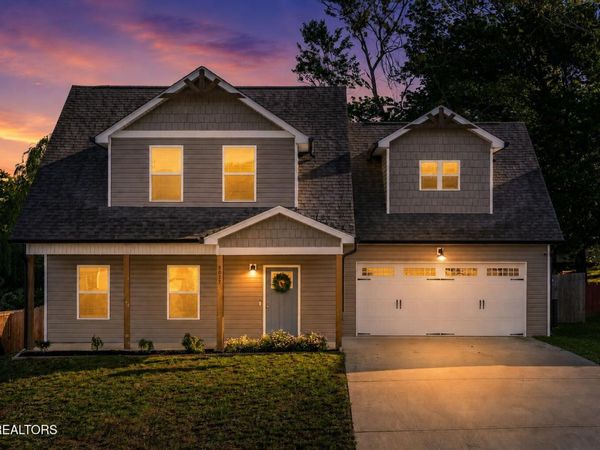 8027 SW Cobblestone Drive, Cleveland, TN 37311