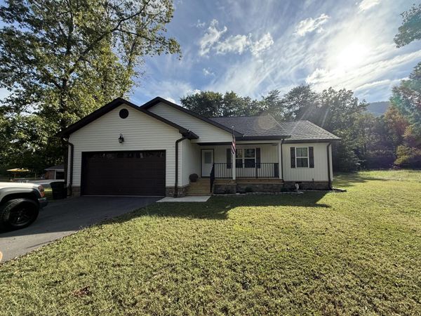 418 Old State Hwy 8 , Dunlap, TN 37327