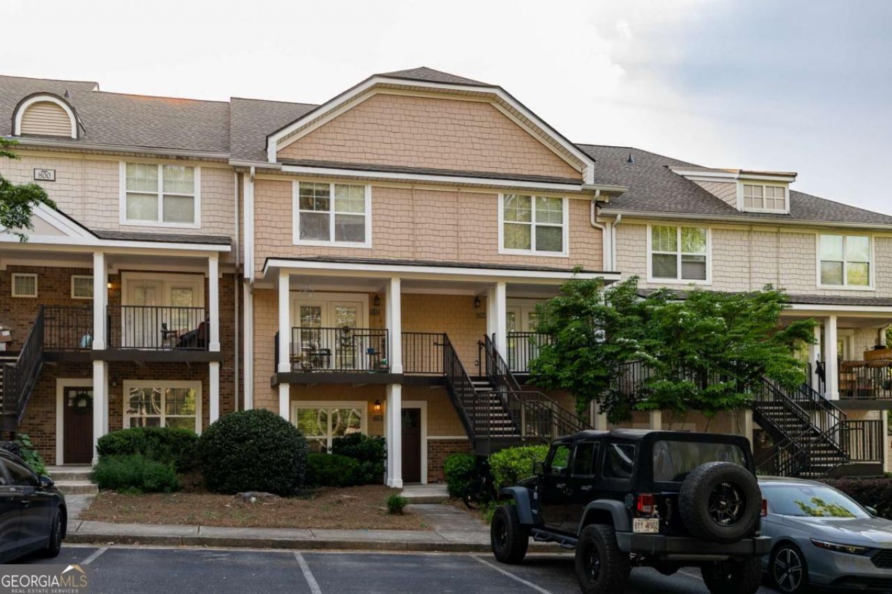 1035 Barnett Shoals Road, Unit 813, Athens, GA 30605 Main Photo