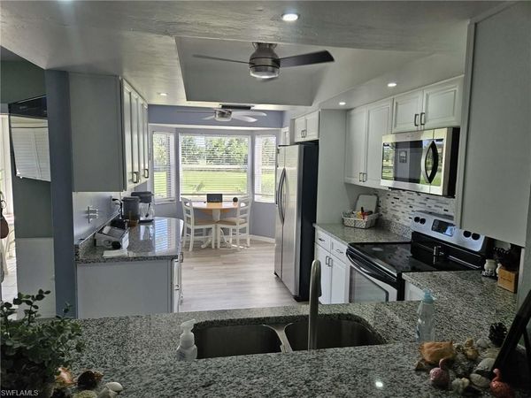 7360 Glenmoor LN , Unit 4207, NAPLES, FL 34104