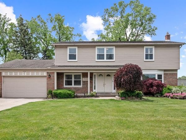 1916 Squirrel Valley Drive , Bloomfield Hills, MI 48304