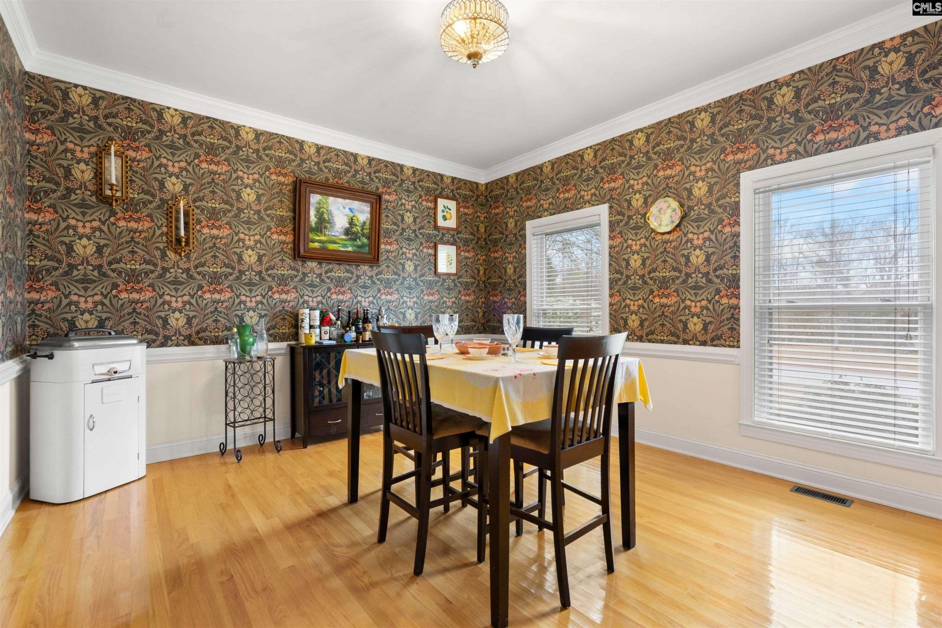 1480 Country Club Circle  Photo 6