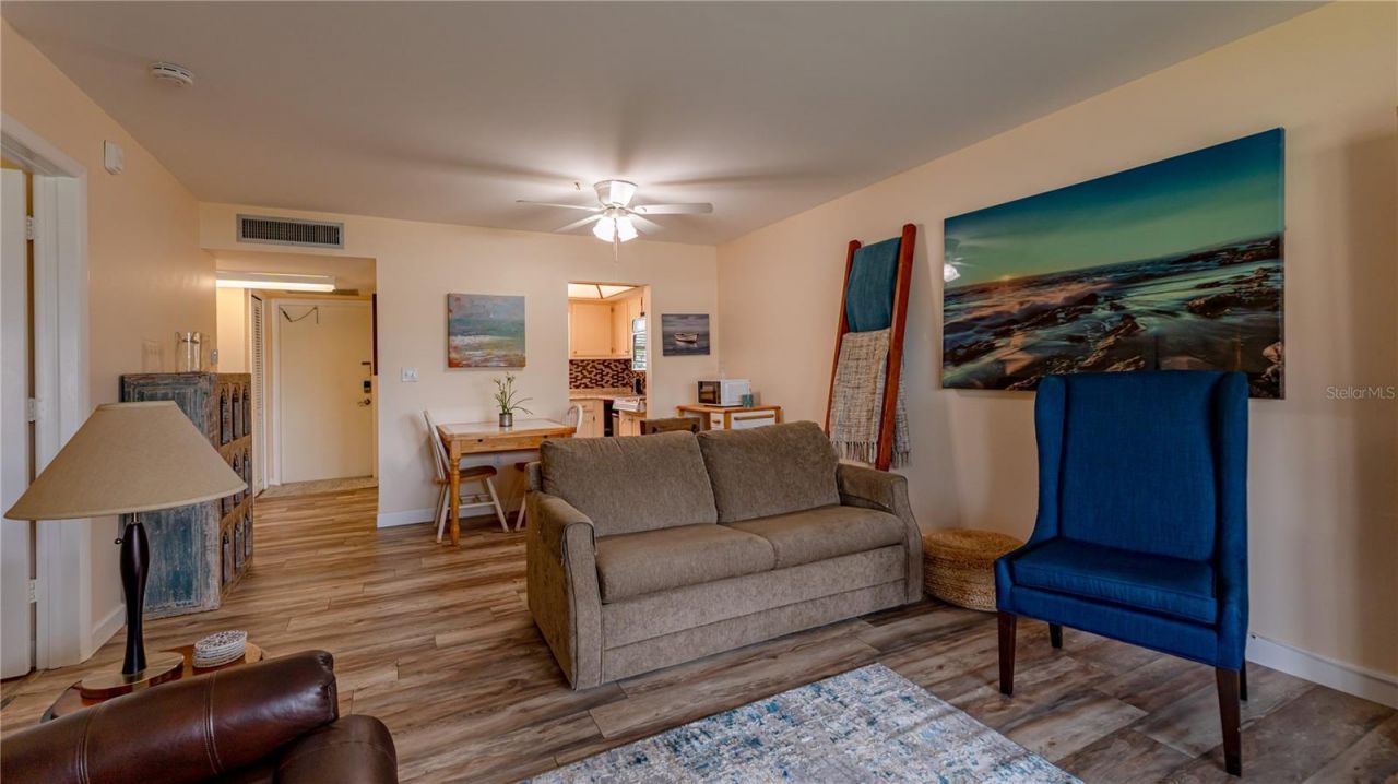 5020 Brittany Drive S, Unit 125, Saint Petersburg, FL 33715 Photo