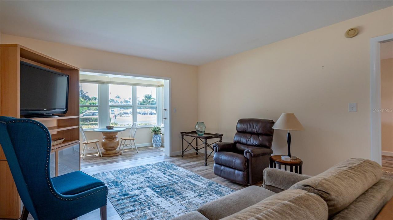 5020 Brittany Drive S, Unit 125, Saint Petersburg, FL 33715 Photo