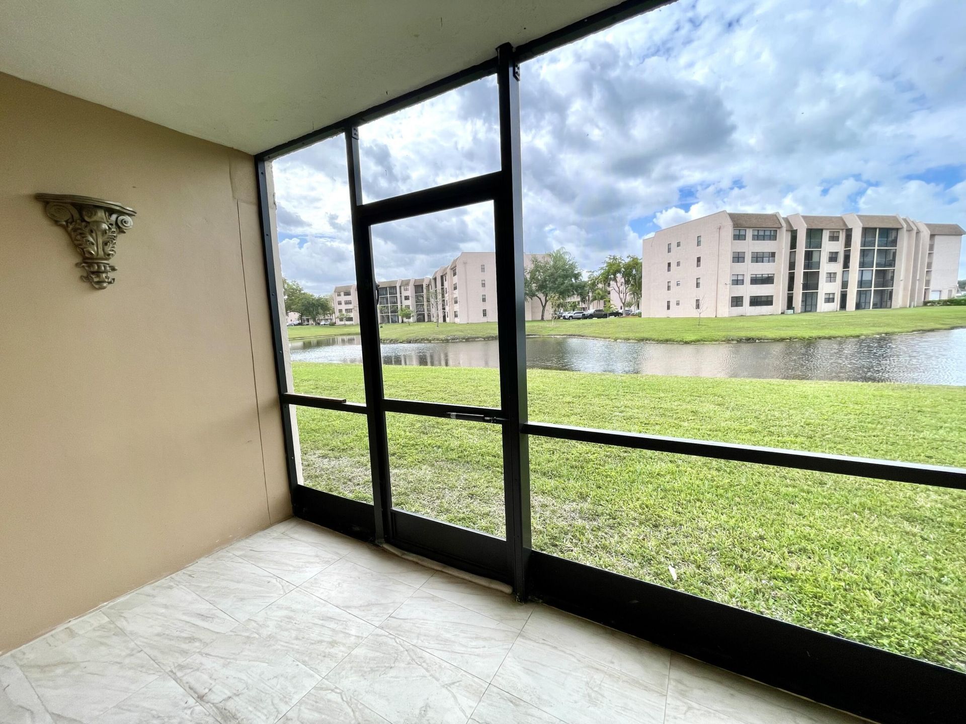 10442 Sunrise Lakes Boulevard, Unit 104, Sunrise, FL 33322 Photo