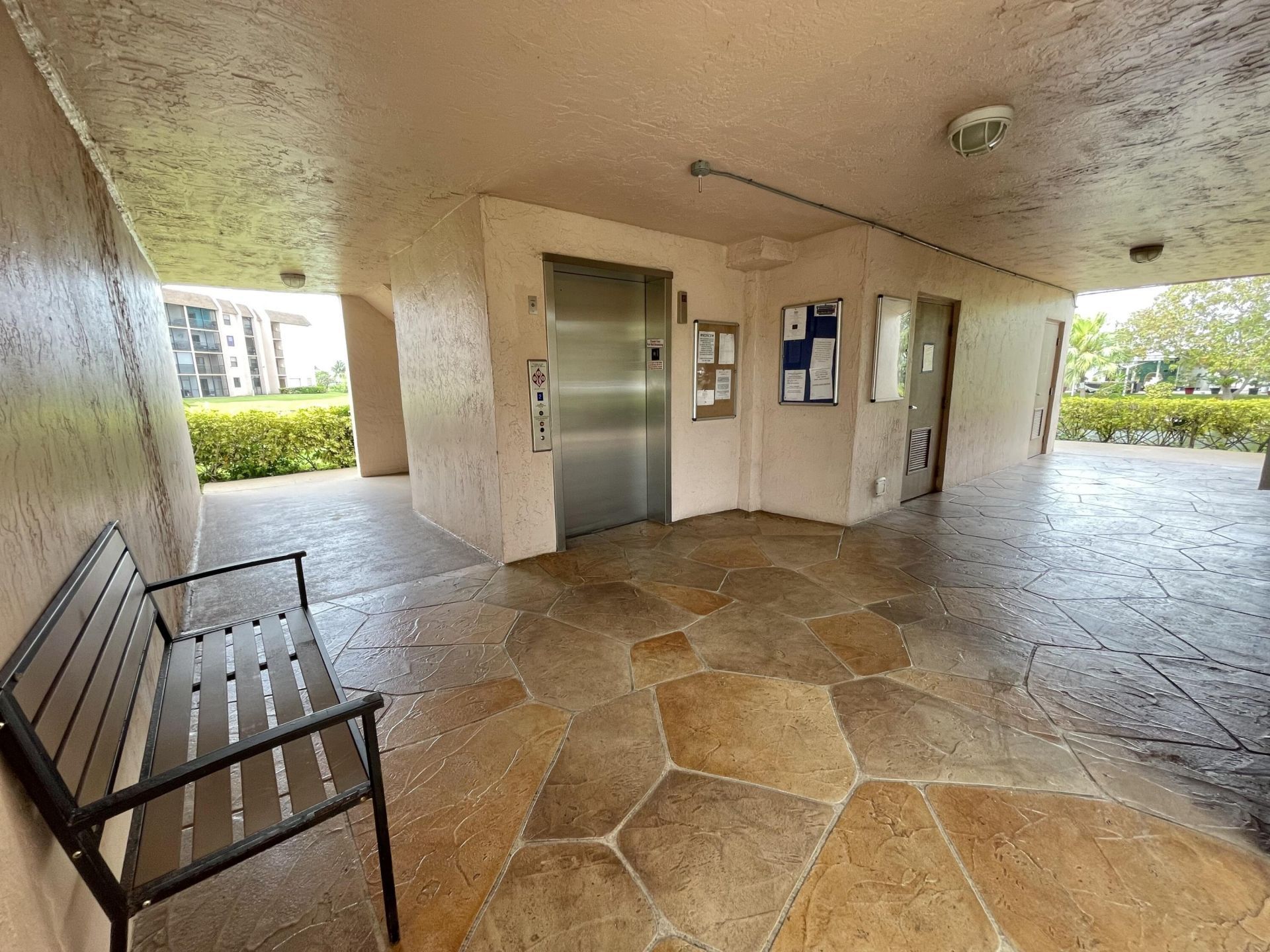 10442 Sunrise Lakes Boulevard, Unit 104, Sunrise, FL 33322 Photo