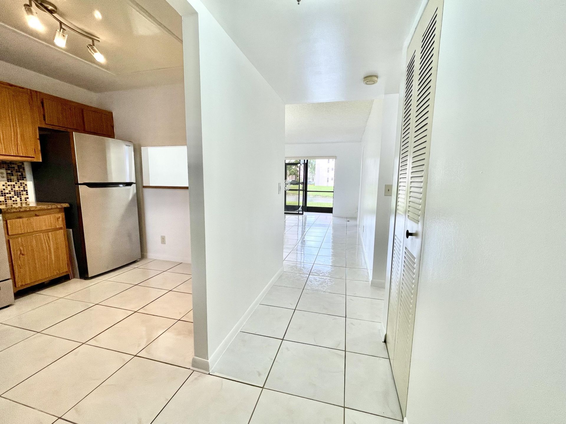 10442 Sunrise Lakes Boulevard, Unit 104, Sunrise, FL 33322 Photo